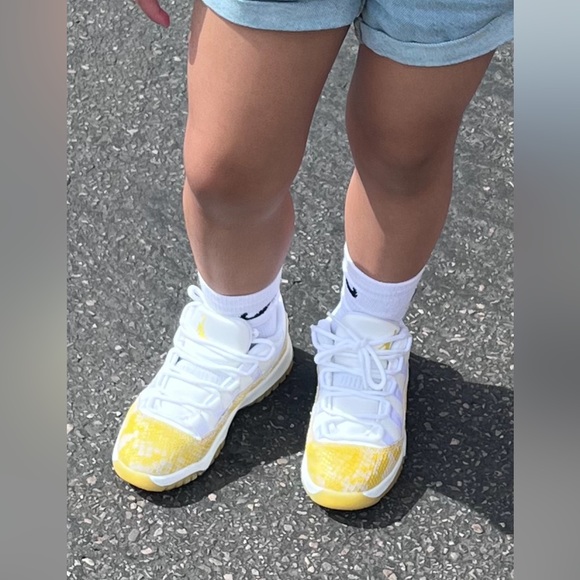 Jordan 11 Low 'Yellow Python' - Picture 10 of 10